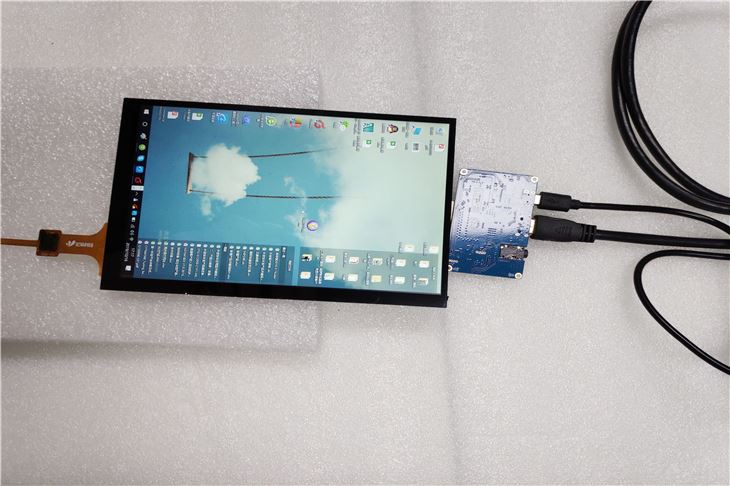 „Raspberry Pi 7inch“ jutiklinis ekranas